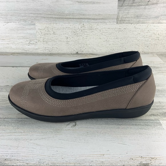 Clarks Shoes - CLARKS Cloudsteppers Bronze Slip On Shoes Size 6